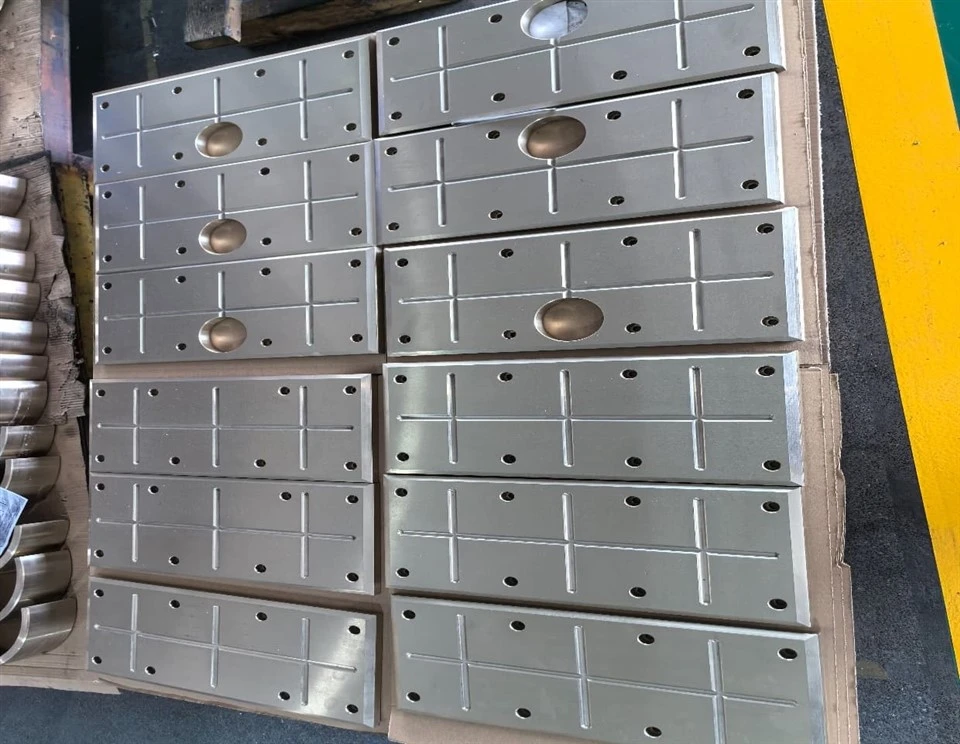 Metal Industrial Parts Precision Machining Bronze Metal Liners Plates China